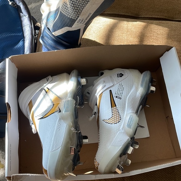 NIKE FORCE ZOOM TROUT 7 size 8.5 - Picture 4 of 5